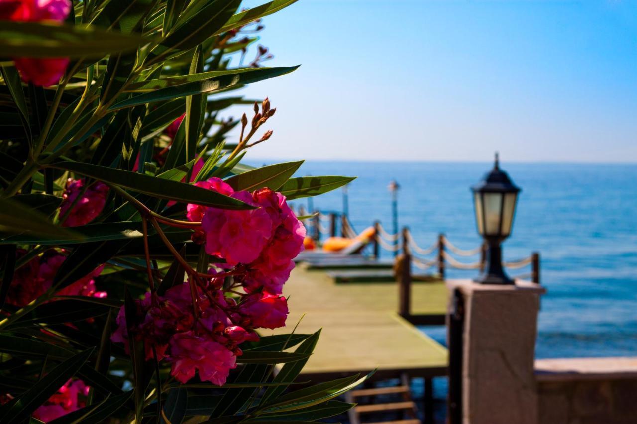Kayalar Blue Beach Hotel Sazlı Exteriör bild
