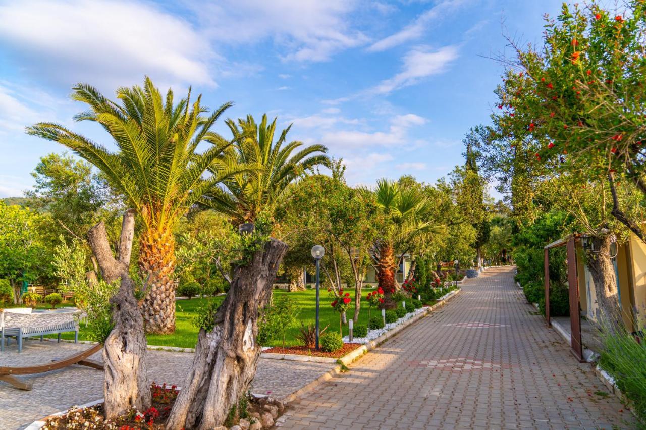 Kayalar Blue Beach Hotel Sazlı Exteriör bild